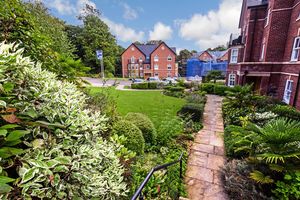 Communal Gardens- click for photo gallery